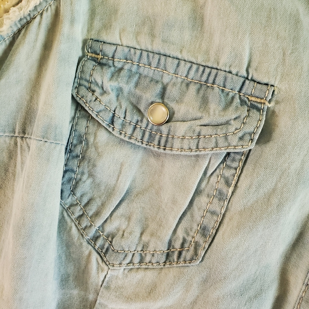 Mossimo Supply Co. Pearl snap button up tank - Picture 4 of 6
